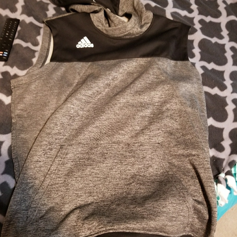 Men's sleeveless Adidas hooded workout  shirt